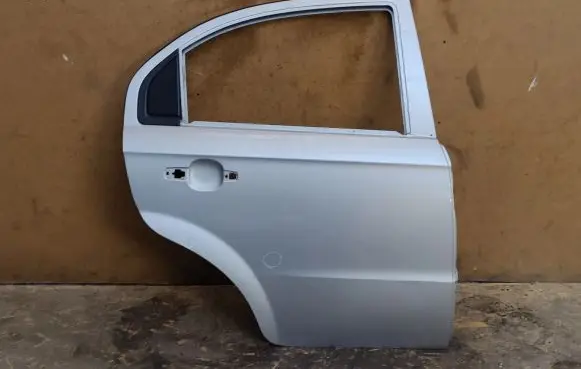 Chevrolet Aveo Rear door