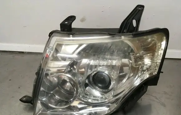Mitsubishi Pajero Headlight/headlamp 100-87872