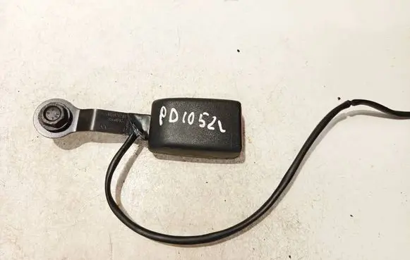 Nissan Note (E11) Front seatbelt buckle 305821210