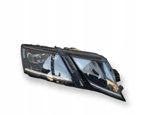 Skoda Octavia Mk4 Headlight/headlamp 5E1941018F
