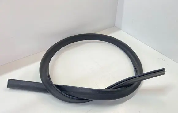 Volkswagen Tiguan Engine compartment rubber 5NA823723