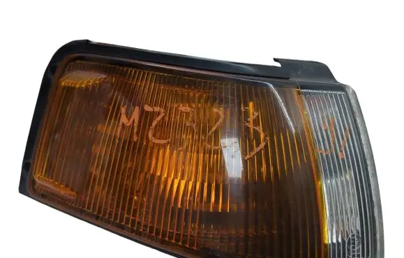Mazda 323 Front indicator light 21061301