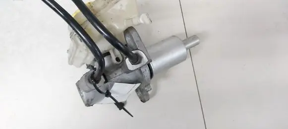 Audi A4 S4 B7 8E 8H Master brake cylinder