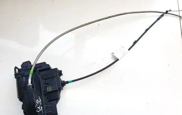 Nissan Qashqai+2 Rear door lock 