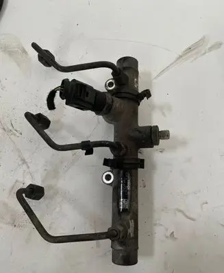 Audi A6 S6 C6 4F Fuel distributor 7680091650 SS8L00800J