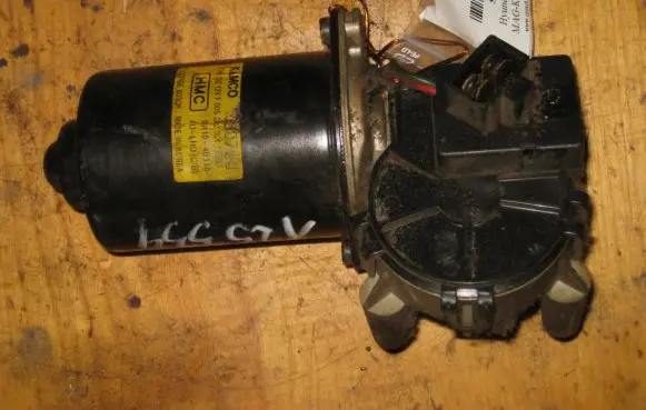 Hyundai H-100 Front wiper linkage and motor