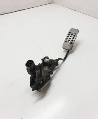 Nissan X-Trail T30 Accelerator throttle pedal 18919AM810 5B17