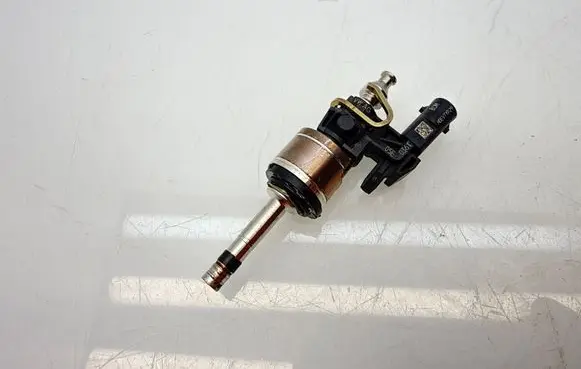 Volkswagen Golf VIII Fuel injector HDEVTYP29 026150007R 05E036K