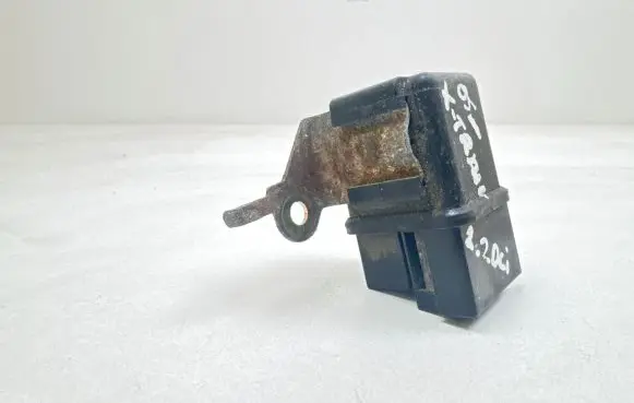 Nissan X-Trail T30 Glow plug pre-heat relay 25230WD000 JTDFC0 MRB261901