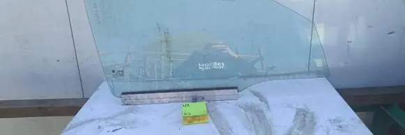 Opel Vectra C Front door window glass four-door 1212123