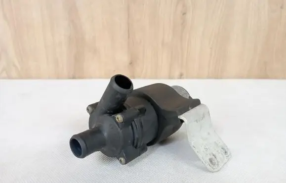Mercedes-Benz SLK R170 Water pump 0018351364 A0018351364