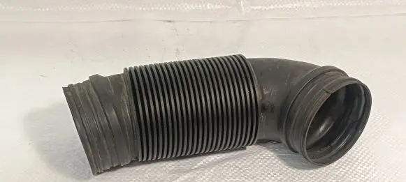 Skoda Octavia Mk2 (1Z) Air intake hose/pipe 1K0129684B