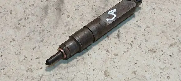 Volkswagen Sharan Fuel injector 038130201G