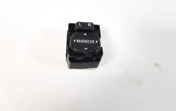 Toyota Corolla E120 E130 Wing mirror switch 183574