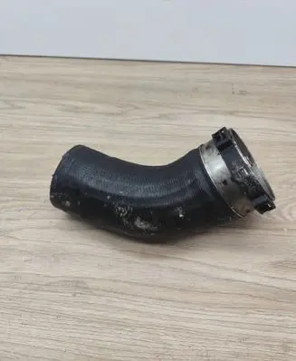 Volvo XC60 Intercooler hose/pipe 31338545