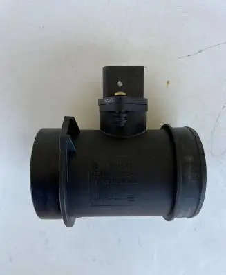 Audi A4 S4 B6 8E 8H Mass air flow meter 0281002429