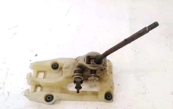 Hyundai Elantra Gear shifter/selector