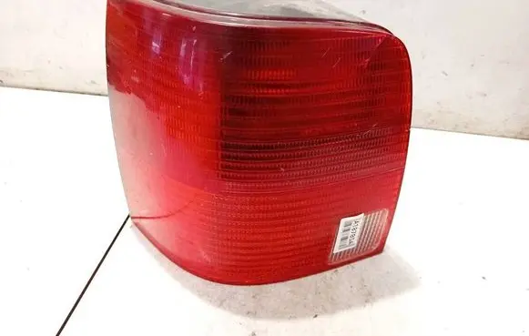 Volkswagen PASSAT B5 Rear/tail lights 3b9945111