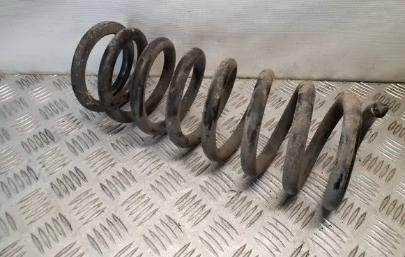 Jeep Grand Cherokee (WK) Front coil spring 