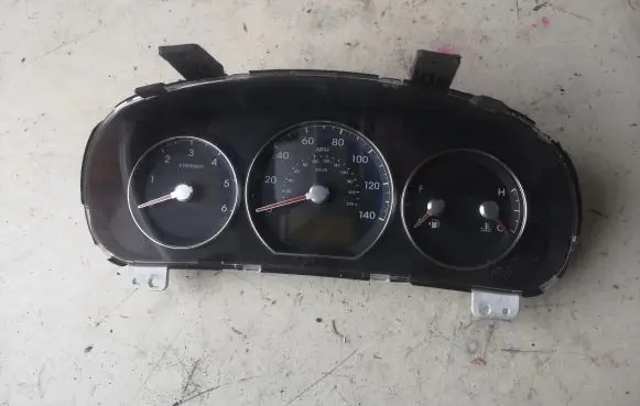 Hyundai Santa Fe Speedometer (instrument cluster) 940112B605