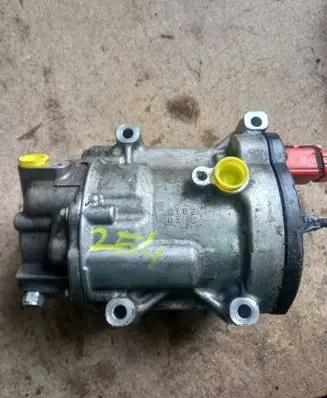 Toyota Yaris Cross Air conditioning (A/C) compressor (pump) 0424000740 ESB20C