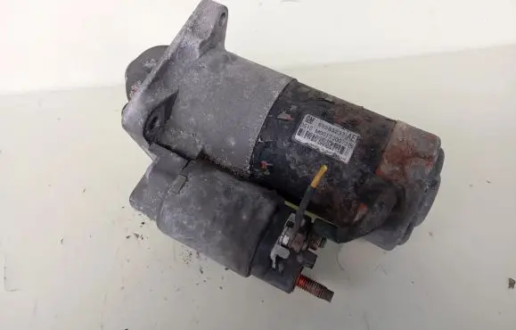 Opel Insignia A Starter motor 55585237