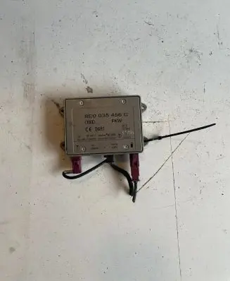 Audi Q7 4L Antenna control unit 8E0035456C