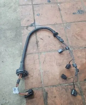 BMW 5 F10 F11 Fuel injector wires 736061604B