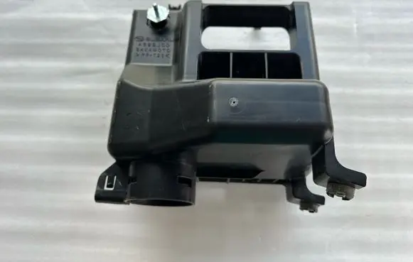 Subaru Forester SK Air filter box cover 46052SJ000