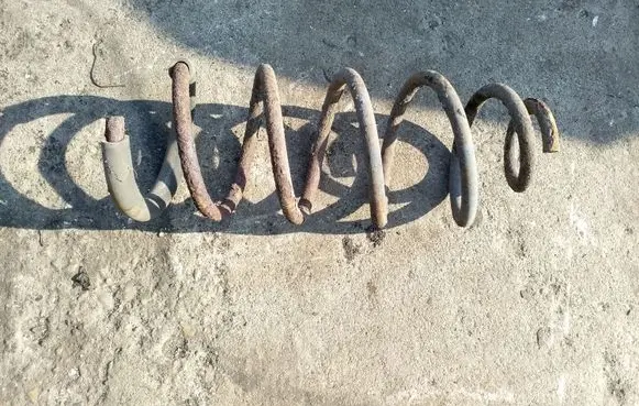 Renault 25 Front coil spring
