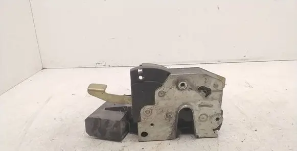 BMW 5 E34 Front door lock 8168924