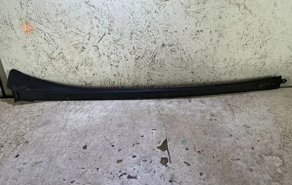 Windshield trim