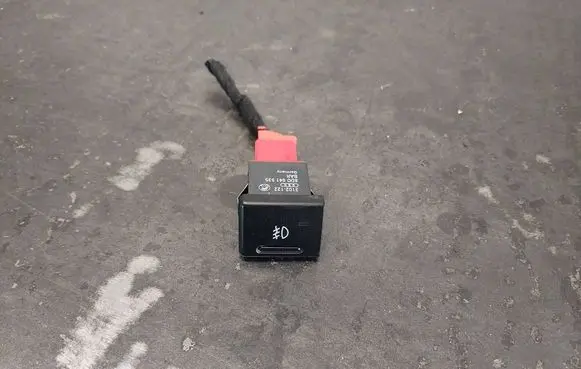 Fog light switch