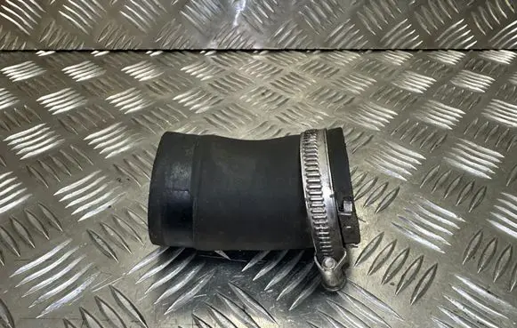 Volkswagen Tiguan Air intake hose/pipe