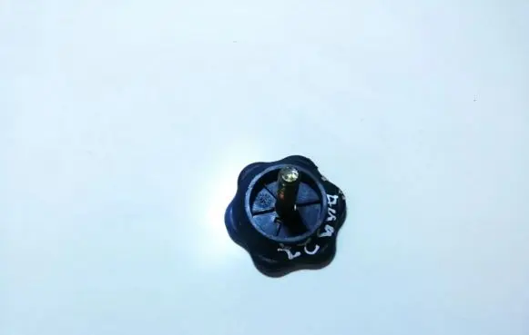 Volvo S40, V40 Spare wheel bolt 