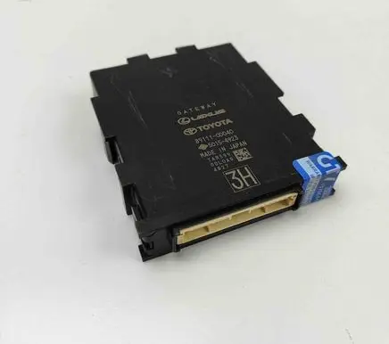 Toyota Yaris XP210 Gateway control module 891110D040