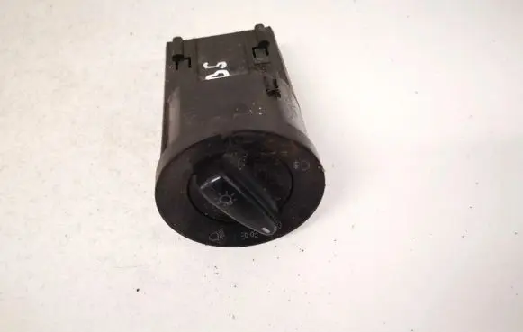 Volkswagen PASSAT B5 Light switch 1C0941531