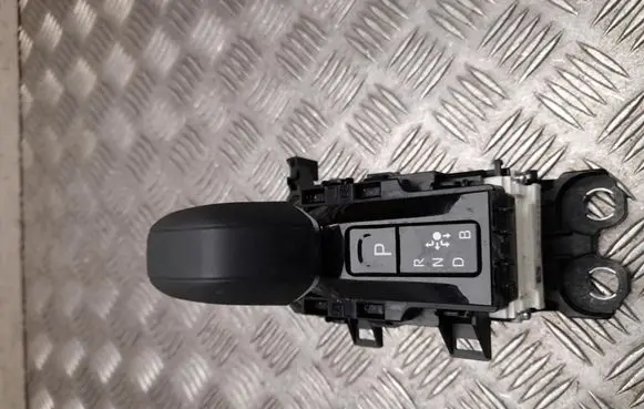 Toyota Prius (XV60) Gear shifter/selector 75M429LHD