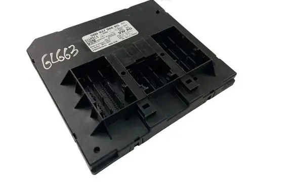 Volkswagen PASSAT B8 Central body control module 5Q0937086BG