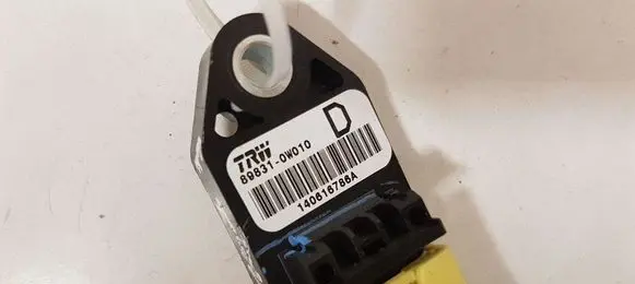 Toyota Corolla Verso AR10 Airbag deployment crash/impact sensor 898310W010 140616786A