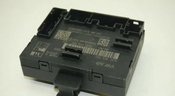 Volkswagen Golf VII Door control unit/module 5Q0959592