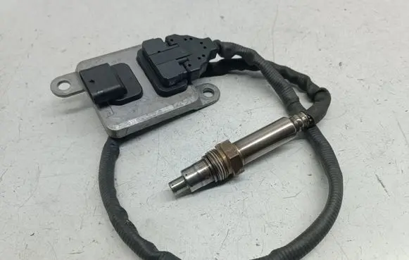 Mercedes-Benz E W212 Lambda probe sensor A0009055712 0009055712 A3C028602001