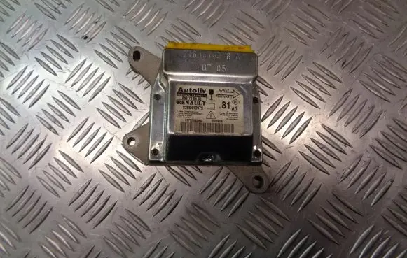 Renault Espace IV Airbag control unit/module 8200410979