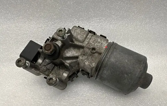 Audi A4 S4 B7 8E 8H Wiper motor 8E1955119 0390241509 0703292