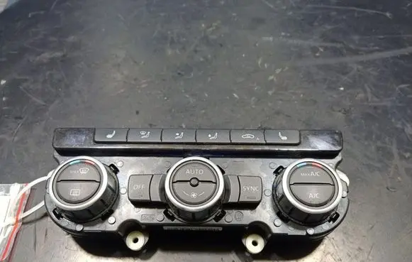 Volkswagen PASSAT CC Air circulation switch 