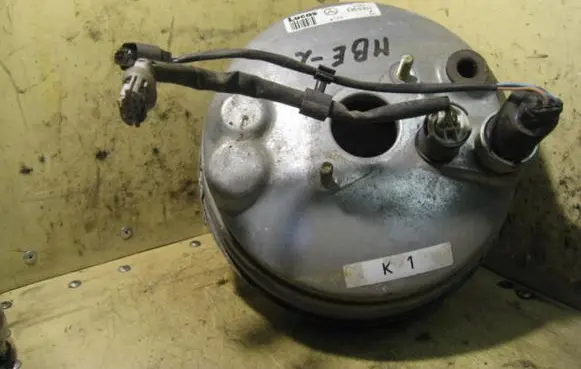 Mercedes-Benz E W210 Brake booster 4305330 LUCASA004