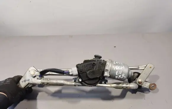 Toyota Verso Front wiper linkage and motor