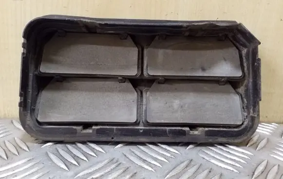 Opel Insignia A Quarter panel pressure vent 