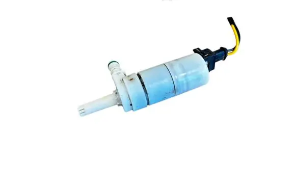 Volvo XC90 Headlight washer pump 