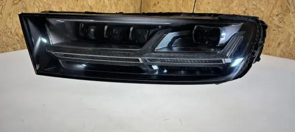 Audi Q7 4M Headlight/headlamp 4M0941035C C09940